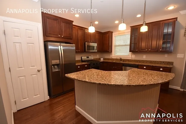 102 Carraway Ln — Photo 3