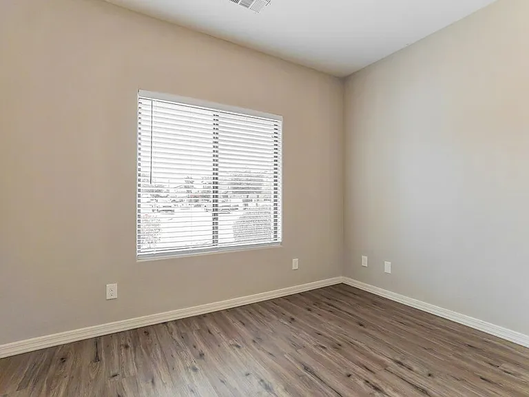 2172 E Pima Ave — Photo 14
