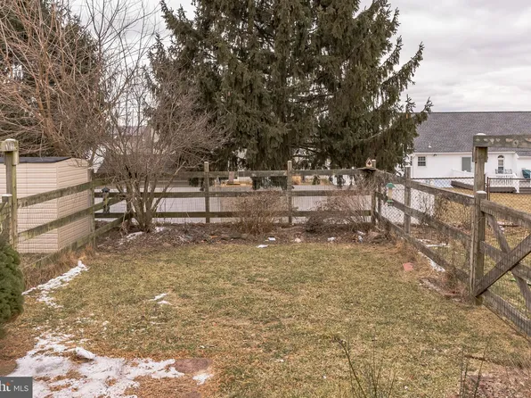 452 Hoch Rd, Blandon, PA 19510