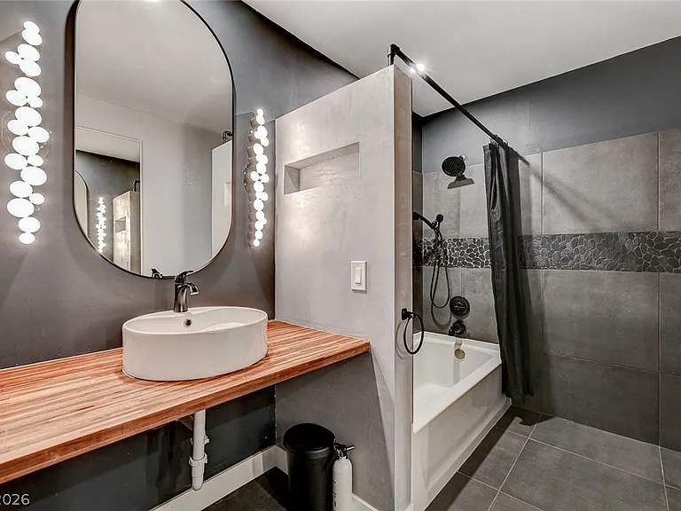 4153 Woodcrest Rd — Photo 46