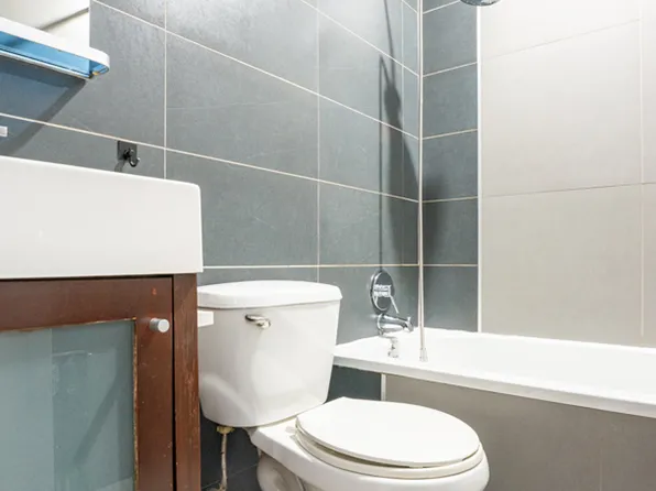 757 Hart Street image 11 of 13