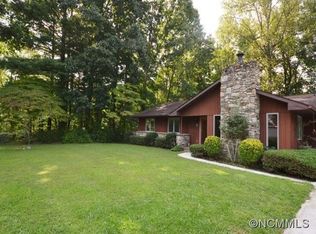 5 Teaneck Trl, Hendersonville, NC 28791