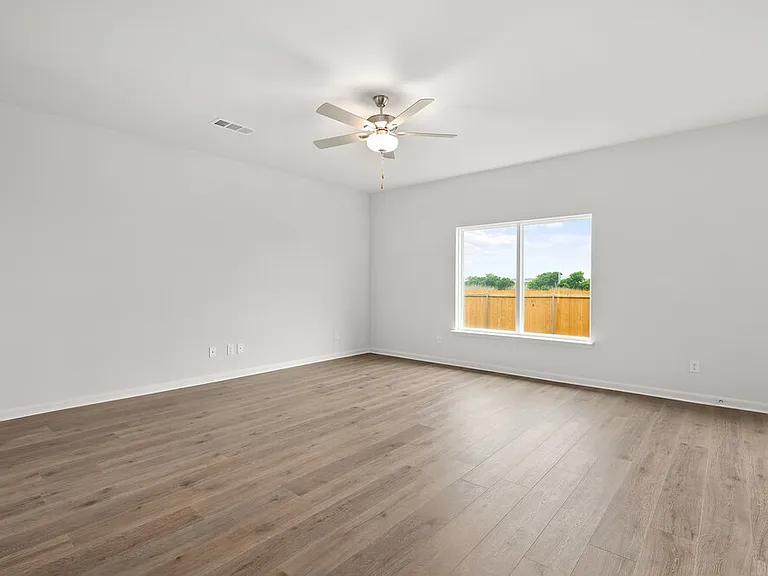 310 Patton Ln — Photo 8