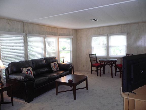 4th image of 254 S Westwind Ct