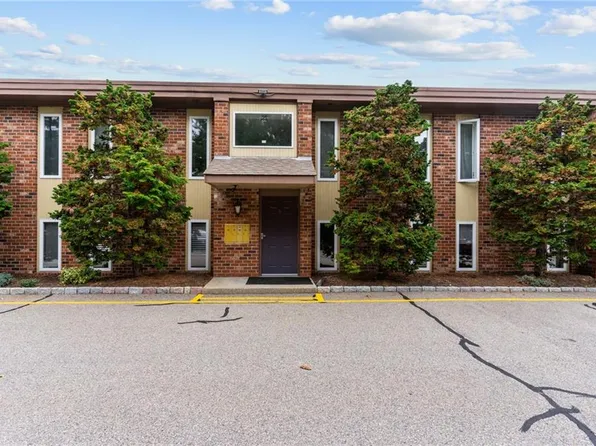 3940 Post Rd APT 14, Warwick, RI 02886