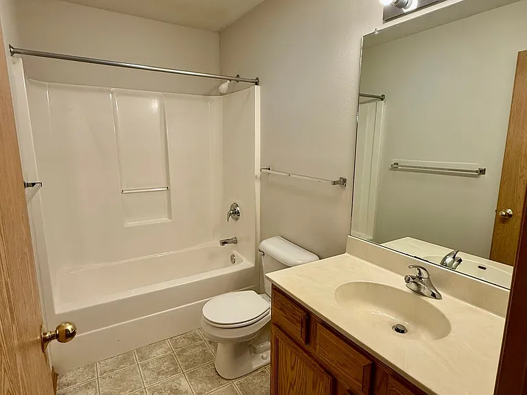 219 Crystal St — Photo 42
