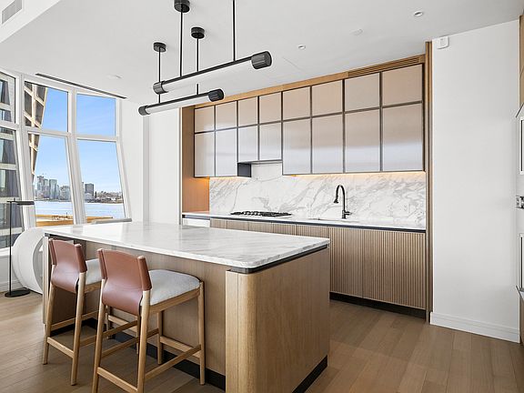 4th image of 515 W 18th St APT 1602