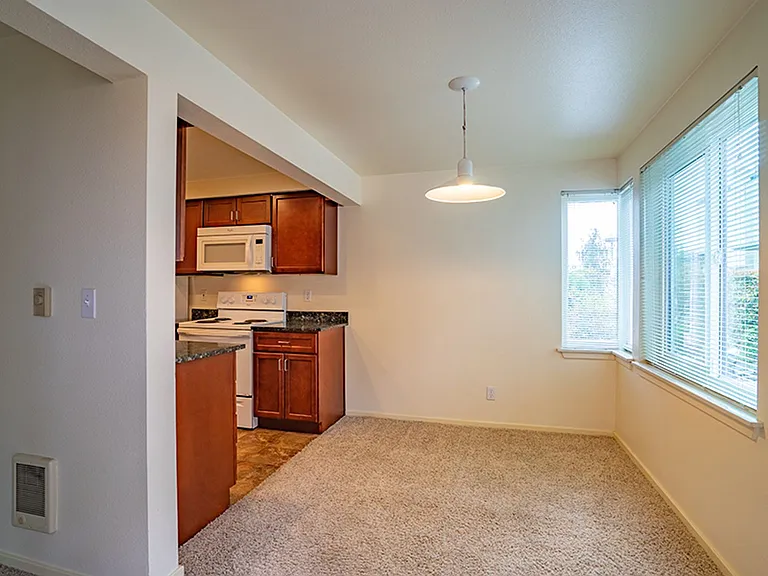 6th Ave Apartments — Photo 47