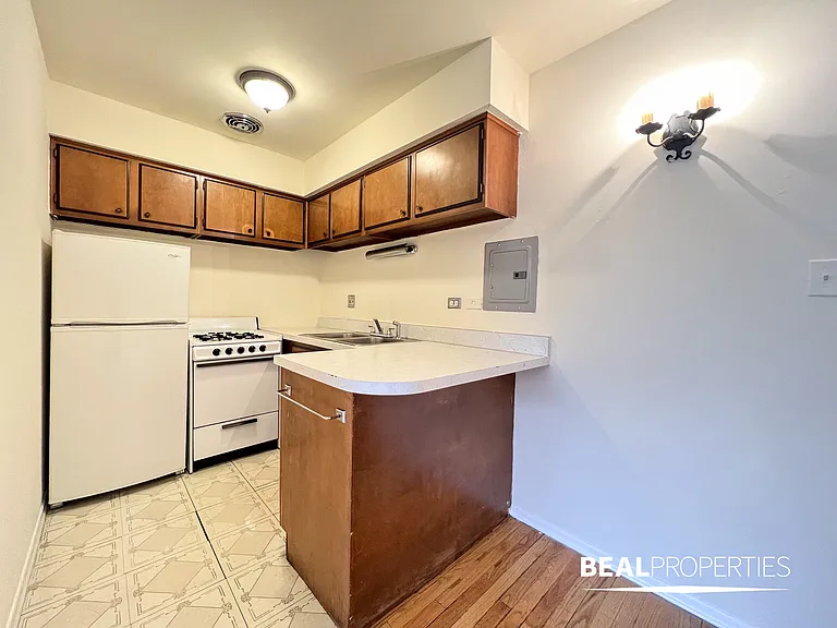 660 West Wrightwood — Photo 9