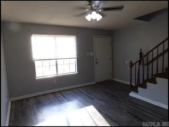 2 bed, 1.0 bath, 1000 sqft, $910 — Photo 2