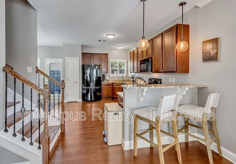 1128 Woodbury Falls Ct — Photo 6