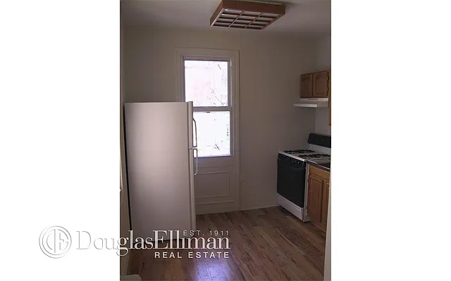 Rented by Douglas Elliman | media 10