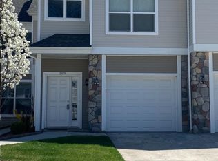 412 Fieldstone Ct, Chelsea, MI 48118