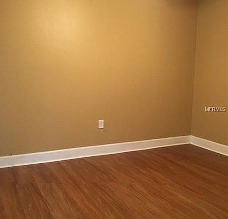 4th image of 802 Sky Lake Cir APT D