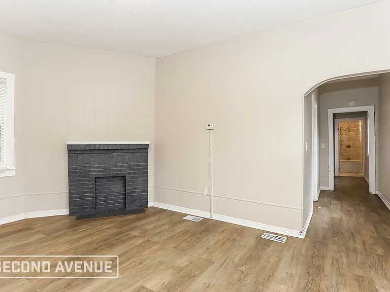 3403 Phoenix Ave — Photo 3