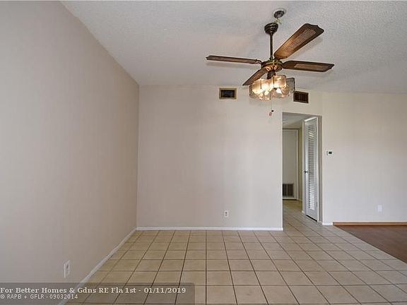 4th image of 708 SE 7th Ave APT 5