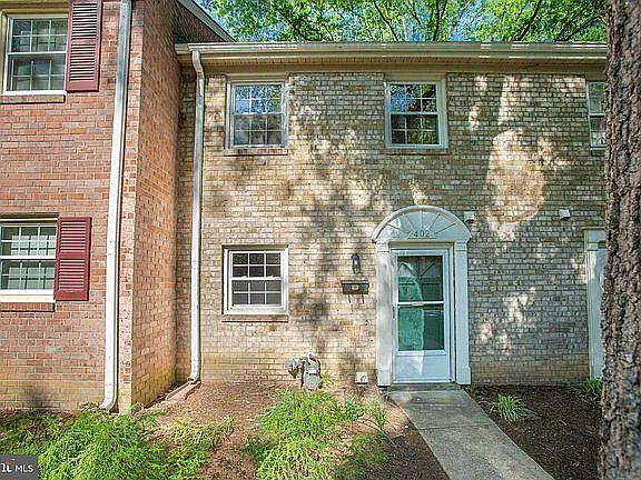 402 Greenbrier Ct #402 — Photo 17