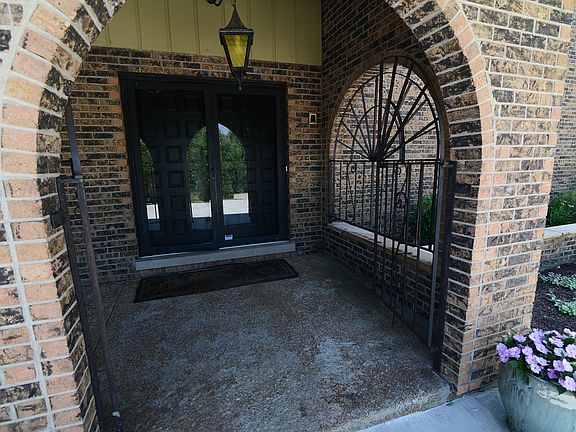 3rd image of 246 Redbird Ct