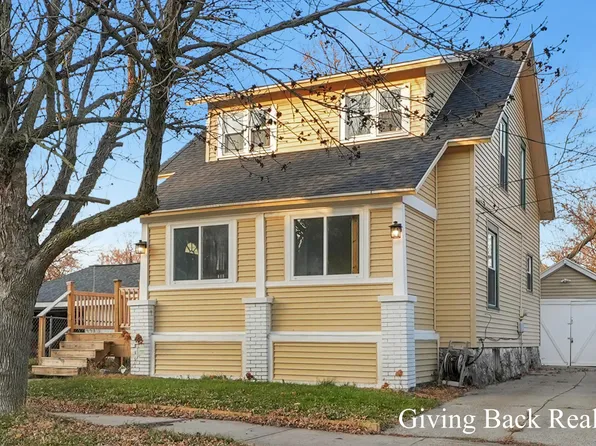 213 Stewart St SW, Grand Rapids, MI 49507