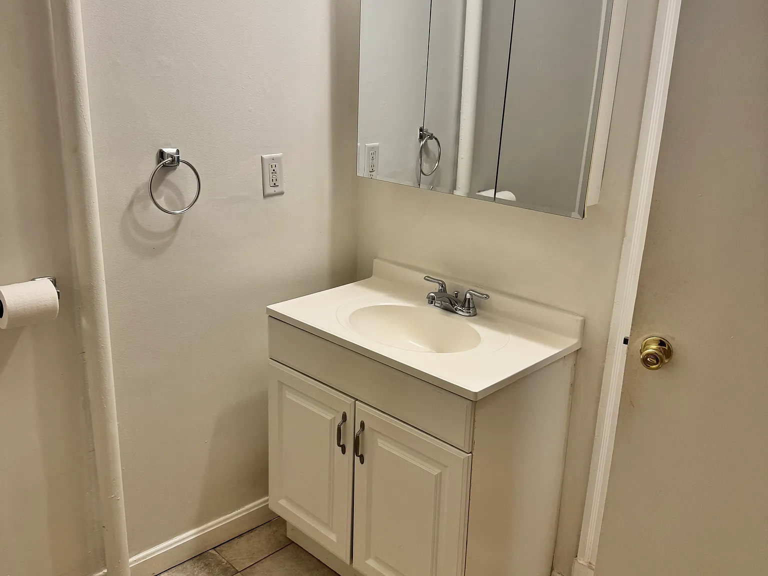 2 bed, 1.0 bath, $2,850 — Photo 4