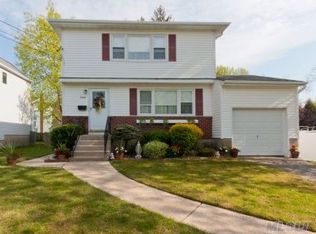 3309 Island Rd, Wantagh, NY 11793