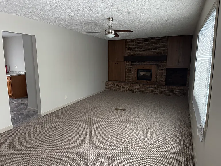 1830 Sharon St — Photo 3