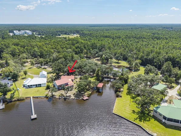 115 Old Oak Rd, Freeport, FL 32439