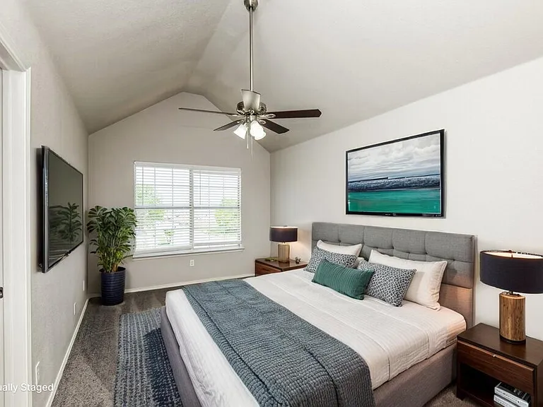 1528 Pine Ln — Photo 11