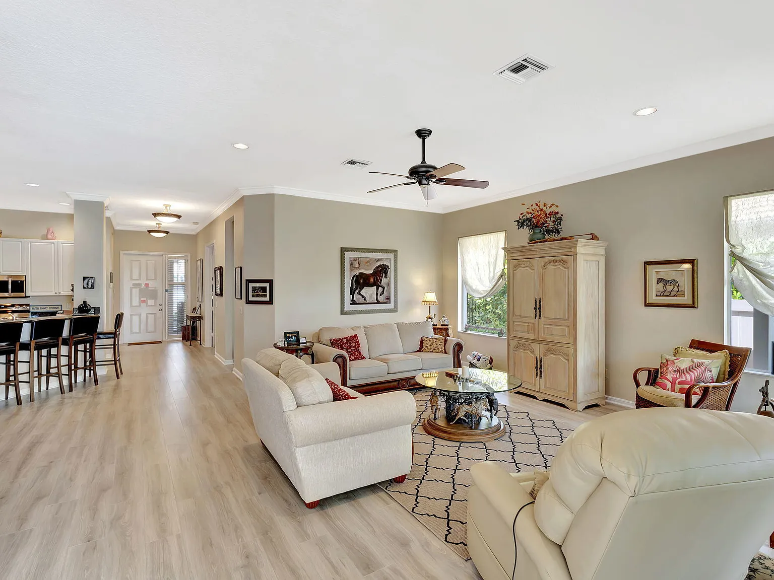 2 bed, 2.0 bath, 2018 sqft, $2,800 — Photo 4