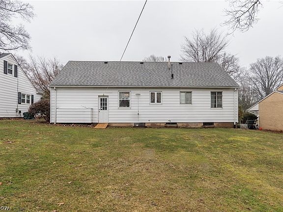 3rd image of 221 Franks Ave