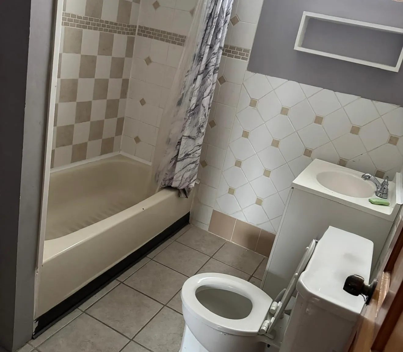 3 bed, 1074 sqft, $1,400 — Photo 4