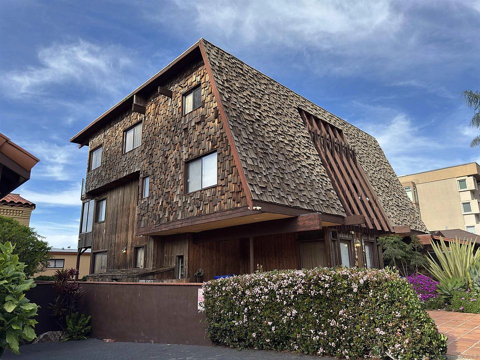 1st image of 1010 Coast Blvd S