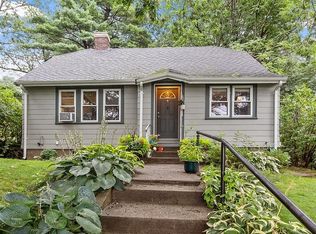 1 Dillaway St, Wakefield, MA 01880