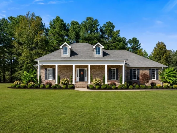 2044 Old Blacktop Rd, Mc Ewen, TN 37101