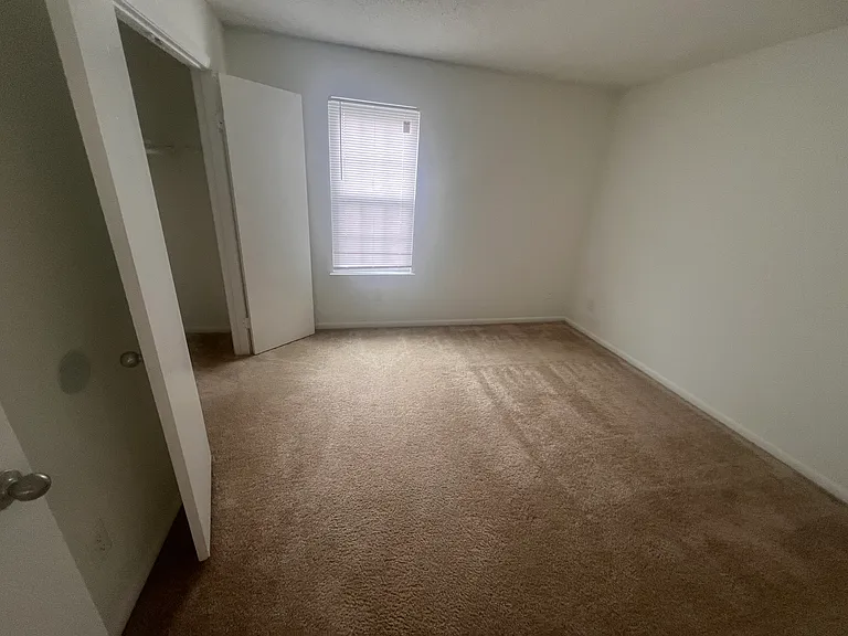 141 Bassett Ave #141 — Photo 6