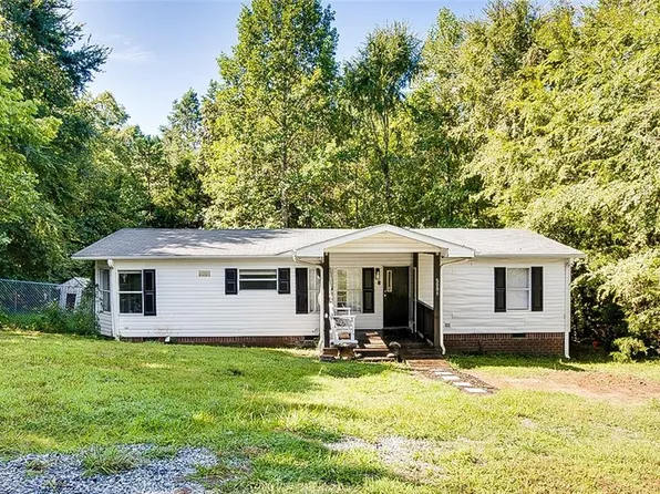 5001 Cashatt Rd, Trinity, NC 27370