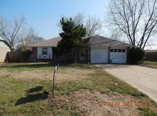 1012 NW 2nd St, Moore, OK 73160