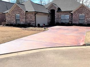 1615 Rhetts Dr, Oxford, MS 38655