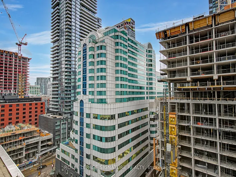21 Widmer St #1111 — Photo 33
