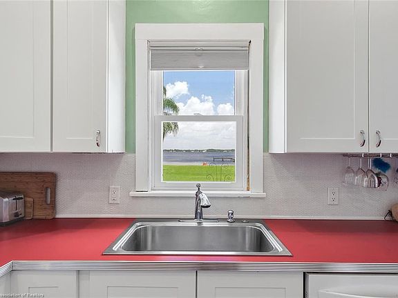 3rd image of 1032 Lake Sebring Dr
