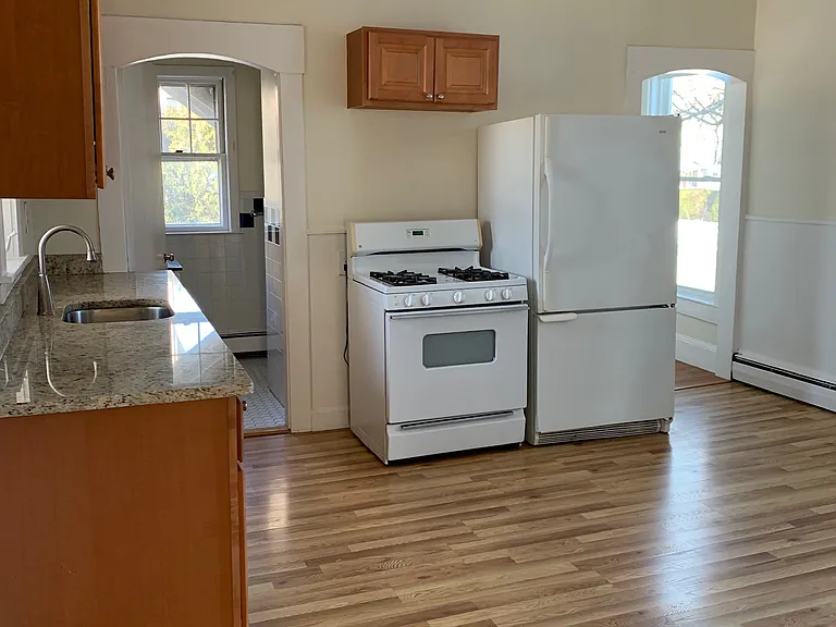169 Stratford St #1 — Photo 6