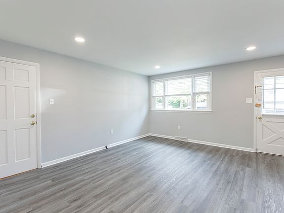 2nd image of 322 Shearer St Floor 1