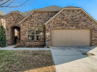 2540 Flowing Springs Dr, Fort Worth, TX 76177