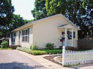 7 Homeward Ave, Uxbridge, MA 01569