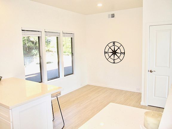 5th image of 10 Harbor Oak Dr #U