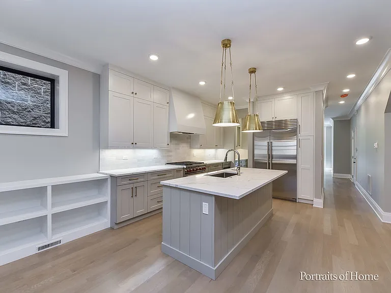 2135 N Lakewood Ave #1 — Photo 9