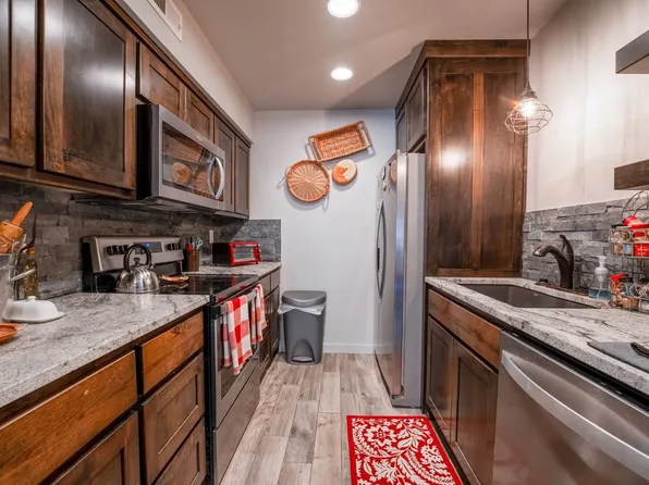 31 Nantucket Dr, Bella Vista, AR 72715