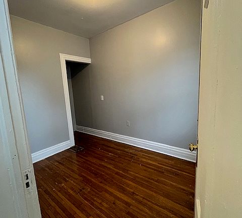 3rd image of 93 Pulaski St