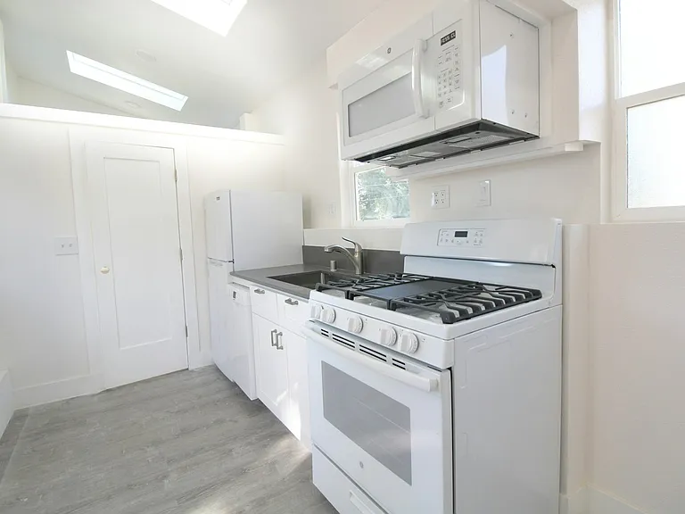 21107 Damson Rd #C — Photo 7