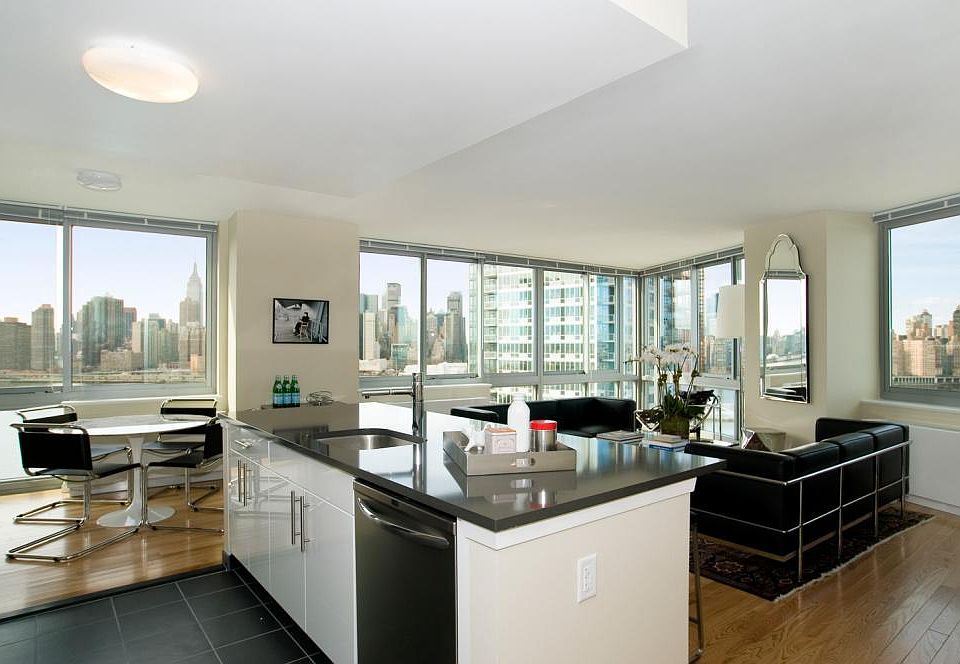 1st image of 4615 Center Blvd APT 2507